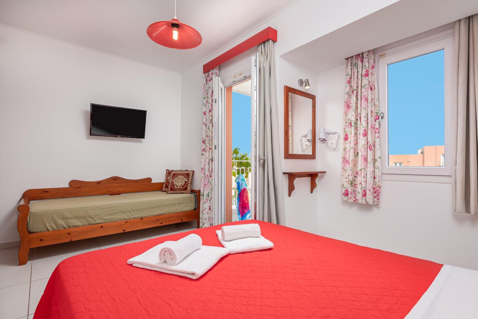 Bellos Hotel Apartments ヘルソニソス エクステリア 写真