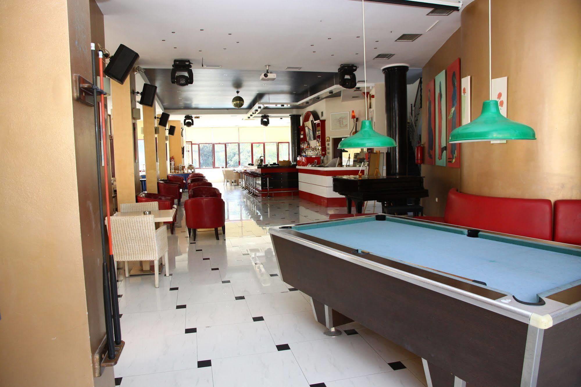 Bellos Hotel Apartments ヘルソニソス エクステリア 写真